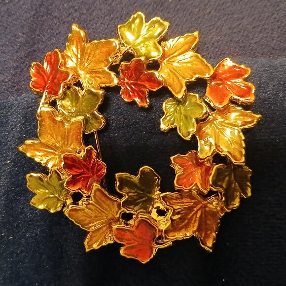 Fall Leaves wreath brooch. (Pre-loved) - Picture 3 of 5